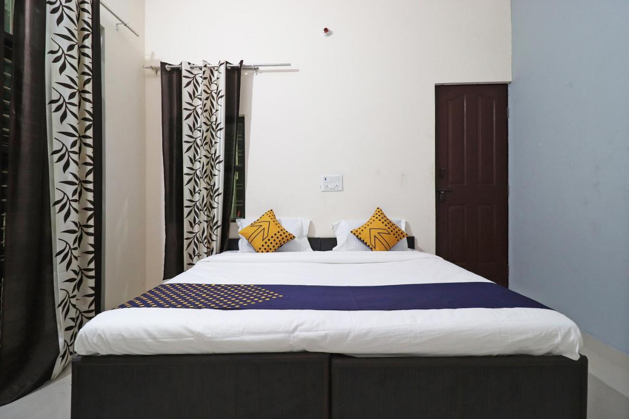 Spot On 61716 Rao Hotel Garhi Harsaru Exterior foto